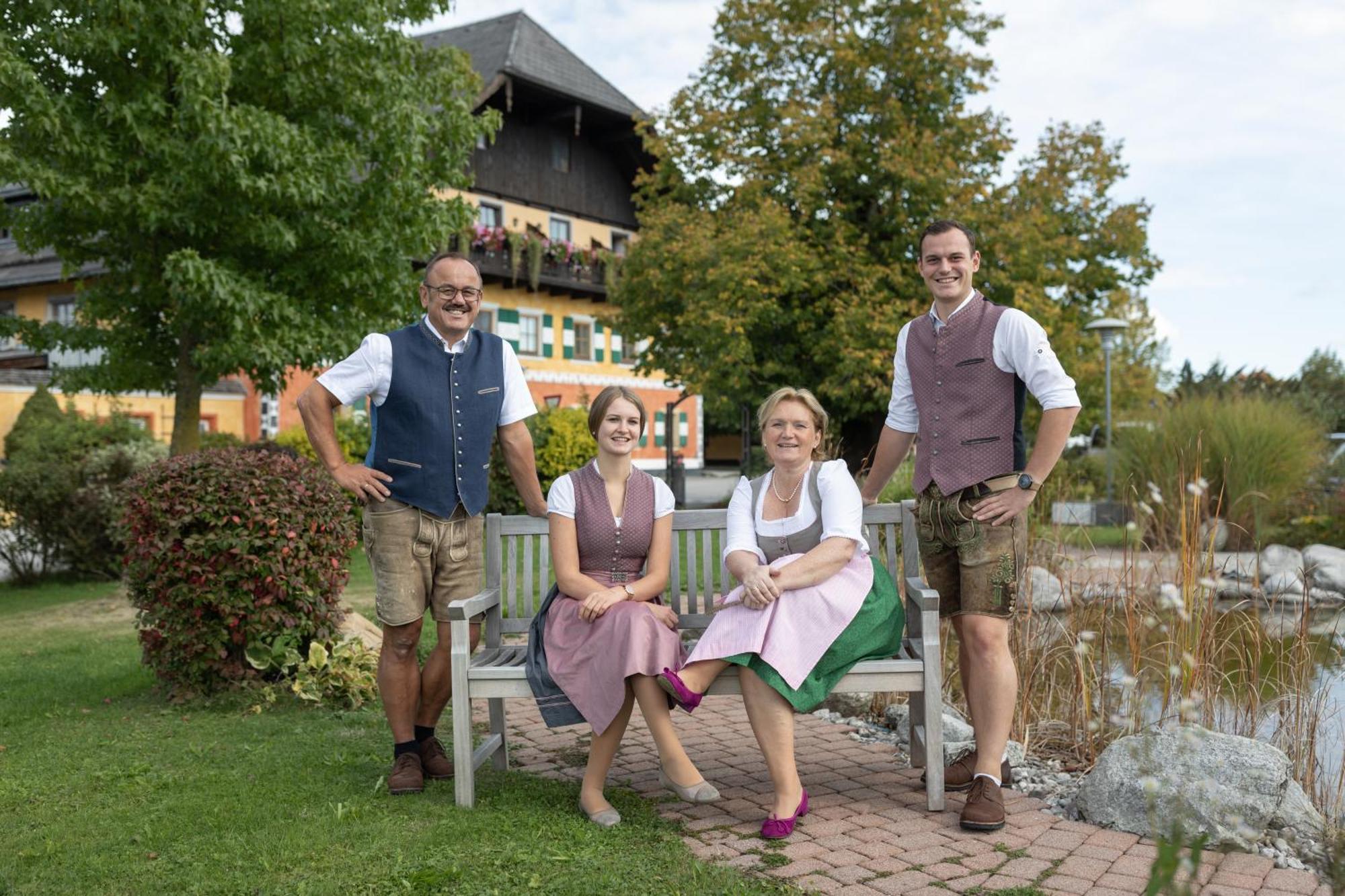 Gastagwirt Hotel Eugendorf Bagian luar foto