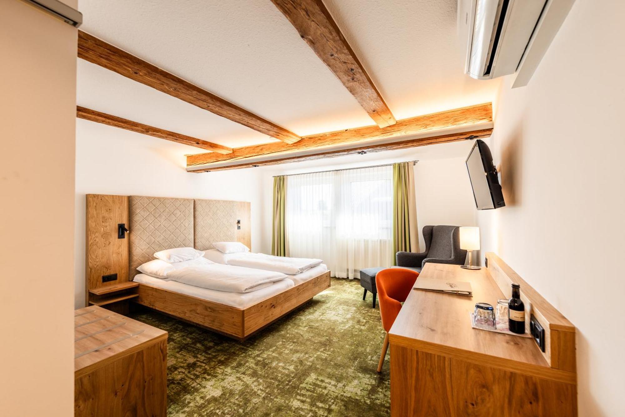 Gastagwirt Hotel Eugendorf Bagian luar foto