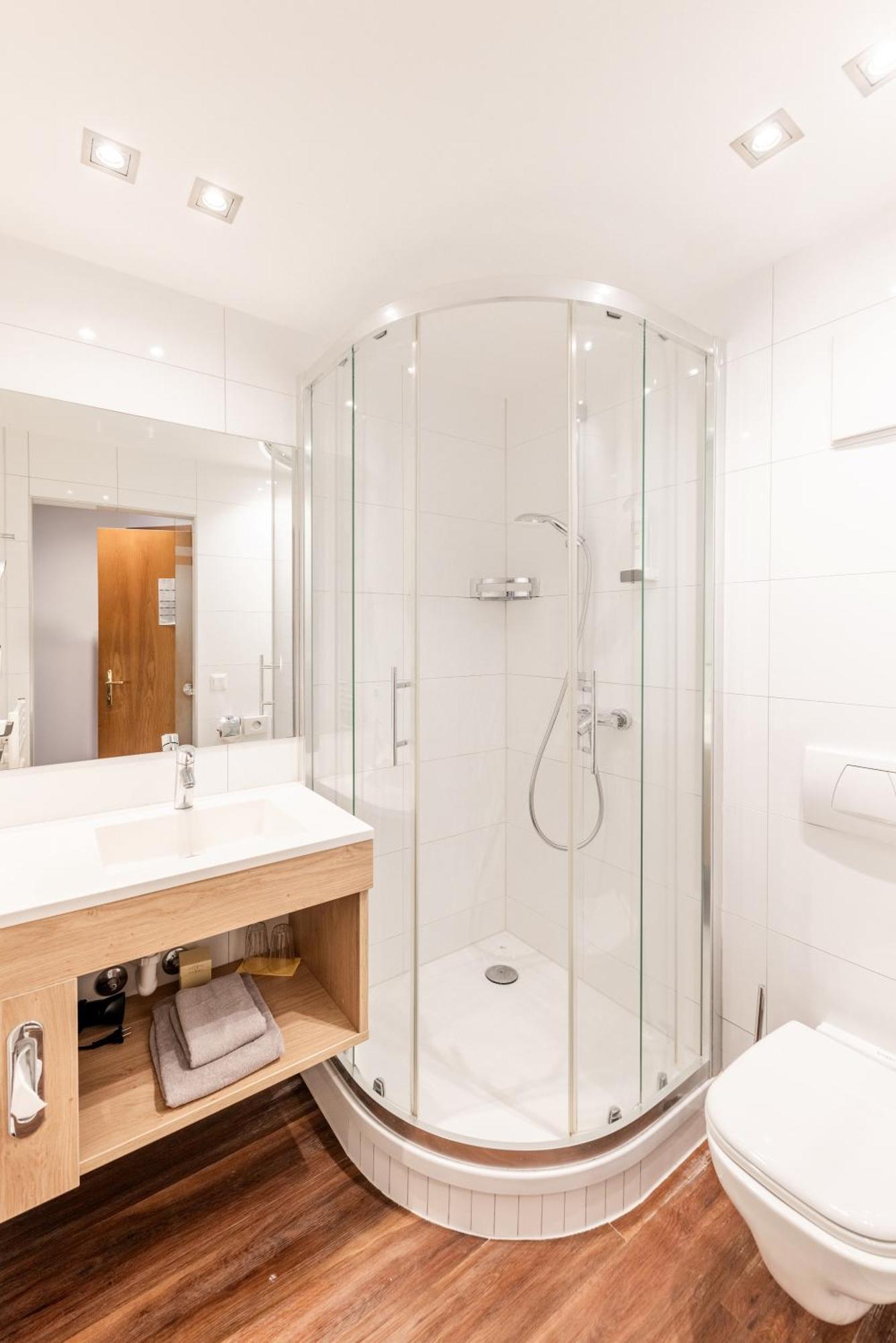 Gastagwirt Hotel Eugendorf Bagian luar foto